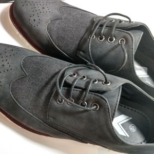 Black canvas shoes